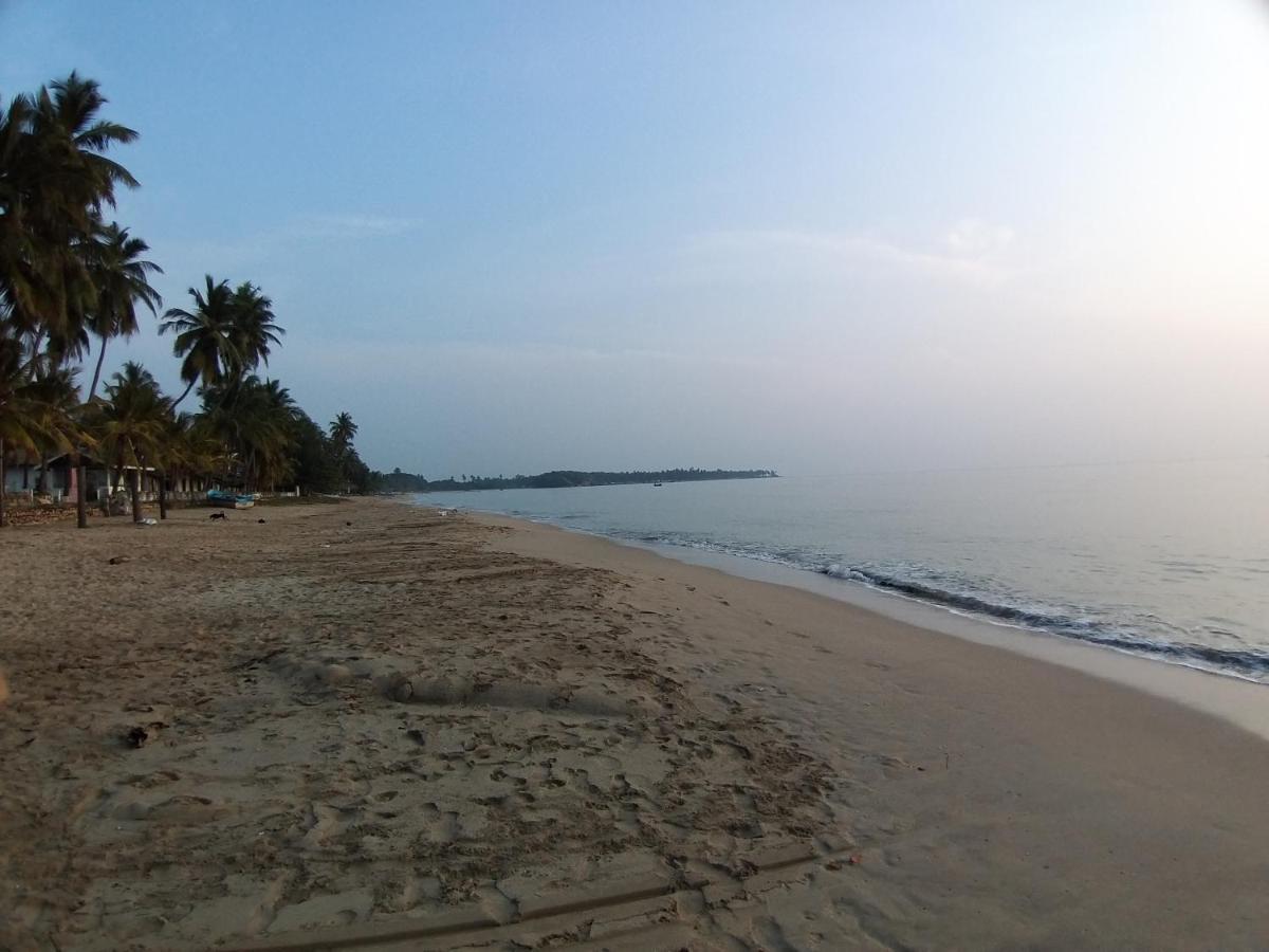Beach Life Uppuveli Triquinimale Exterior foto