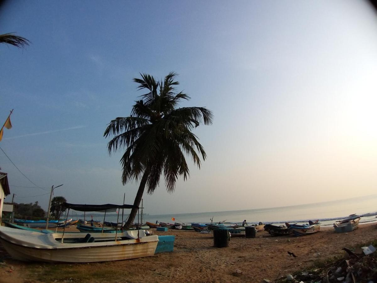 Beach Life Uppuveli Triquinimale Exterior foto