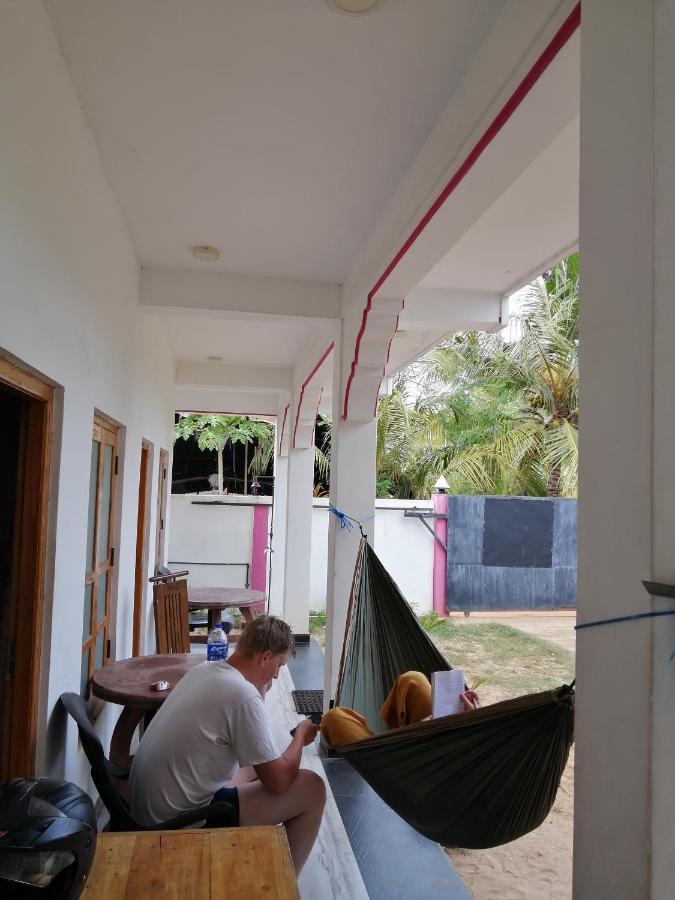 Beach Life Uppuveli Triquinimale Exterior foto